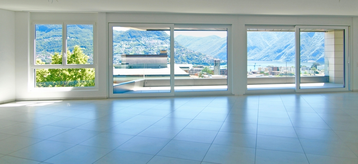 ATTICO DI 6.5 LOCALI VISTA LAGO VICINANZE CENTRO